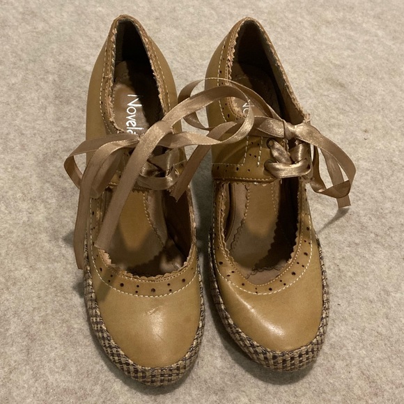 Cute Ribbon Heels - Picture 2 of 16